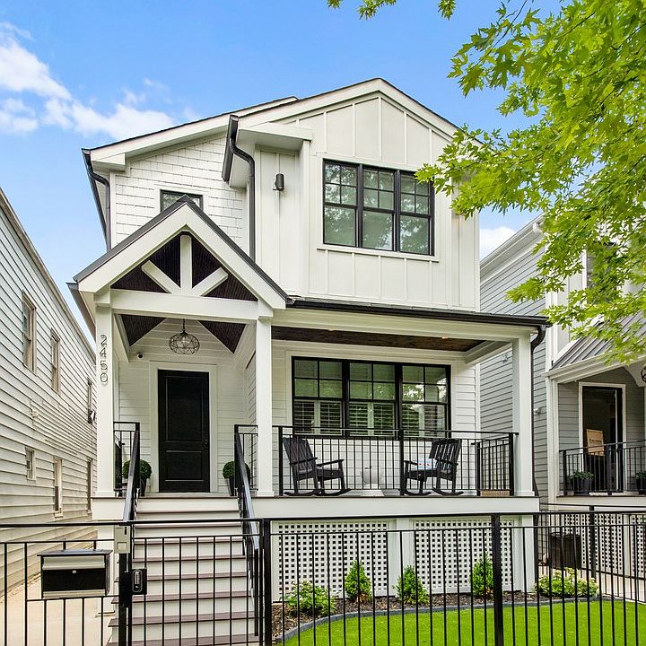Luxury 5 bedroom 4.5 bathroom single family home i