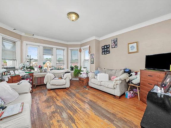 5th image of 10810 S Avenue L