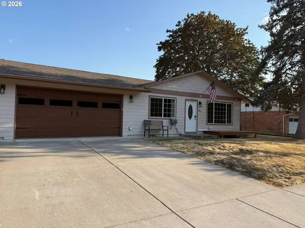 406 E Mission Dr, Newberg, OR 97132