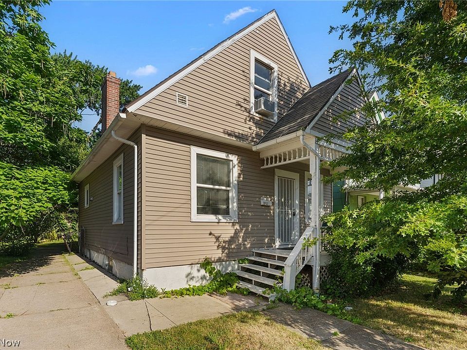 1st image of 2032 W 104th St