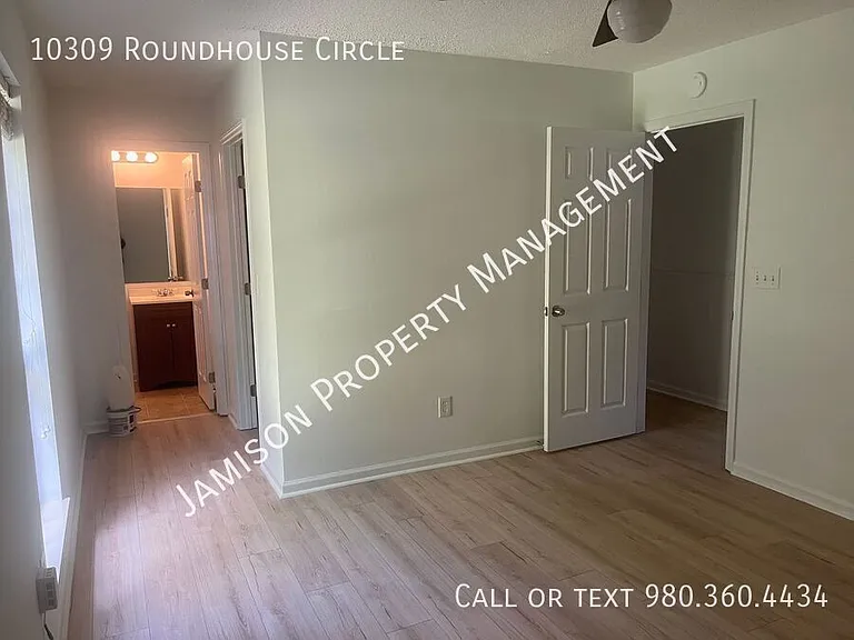 10309 Roundhouse Cir — Photo 6