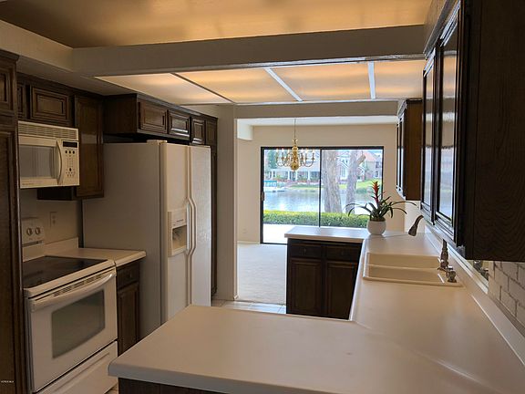 5th image of 2744 Lakeridge Ln