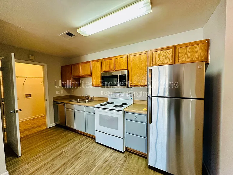 370 S Kerr Ave #105 — Photo 5