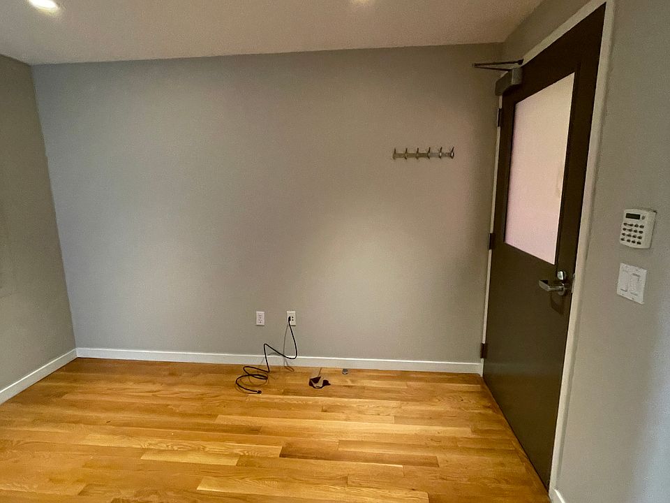 entrance room (can be used as second bedroom or living room), it has a walking closest and full bathroom