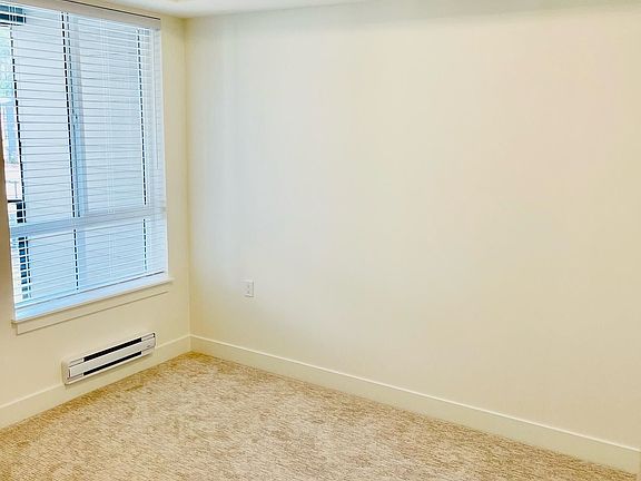 4th image of 19935 75a Ave #304
