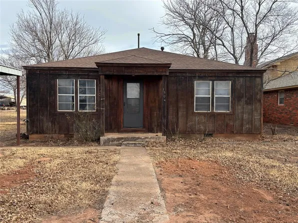 1504 N 6th St, Sayre, OK 73662