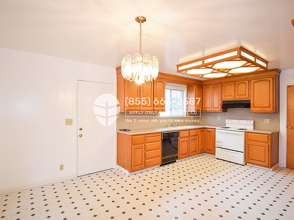 2nd image of 7111 Golden Gate Dr