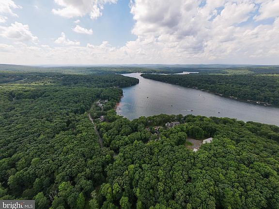 5th image of Lakeshore Dr