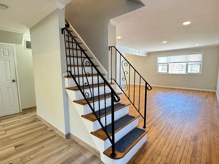 300 Jefferson Ave #1 — Photo 15