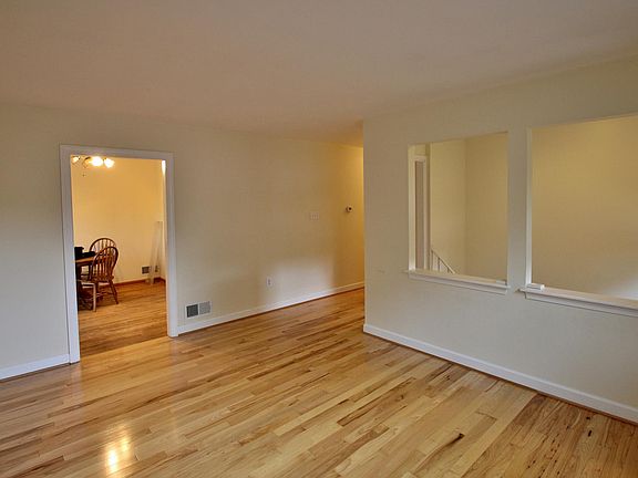 5th image of 12529 Oakwood Dr