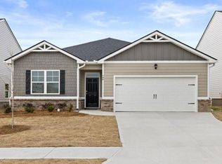 146 Champlain Rd, Hoschton, GA 30548