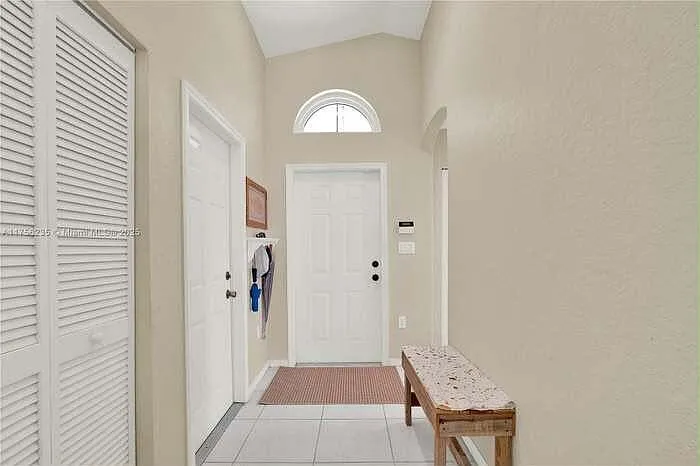1507 SE 20th Pl — Photo 3