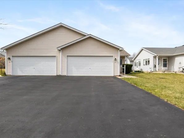 44 S Juniper Dr, North Aurora, IL 60542