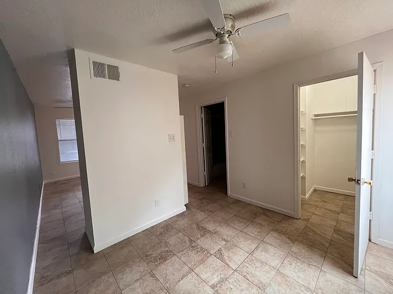 SAN MATEO SUITES — Photo 33