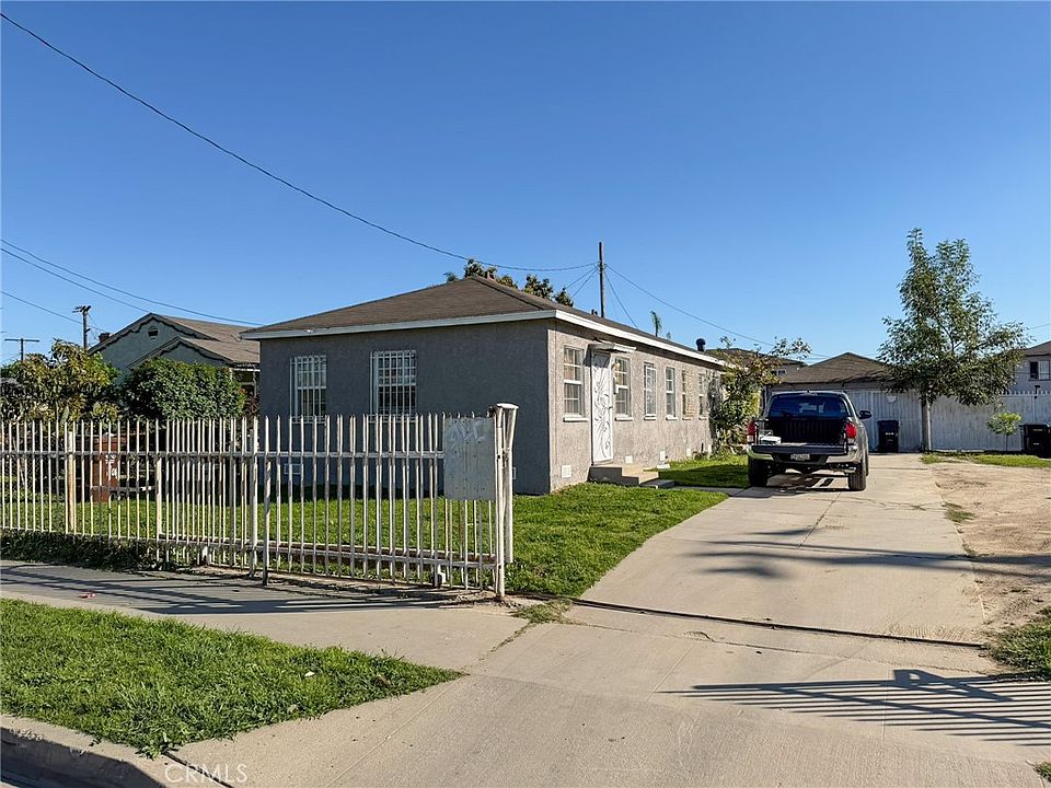 1st image of 804 E Oaks St