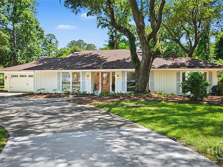 2 Blount Ln — Photo 2