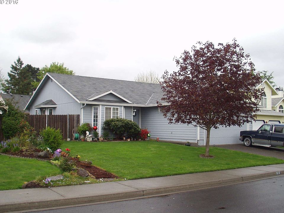 1st image of 1816 NE 151st Cir