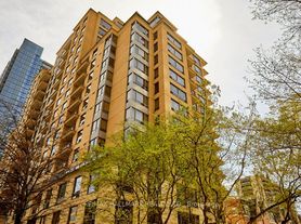 123 Eglinton Ave E