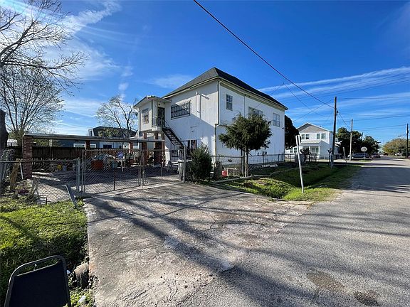 2nd image of 3601 Engelke St