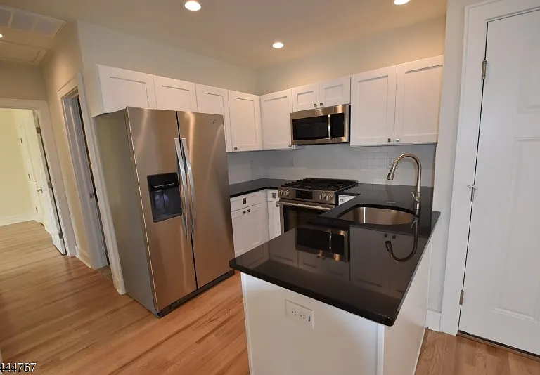 676 Bloomfield Ave #6 — Photo 5