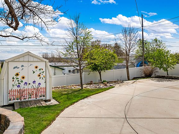 5th image of 1304 Avenue C NW
