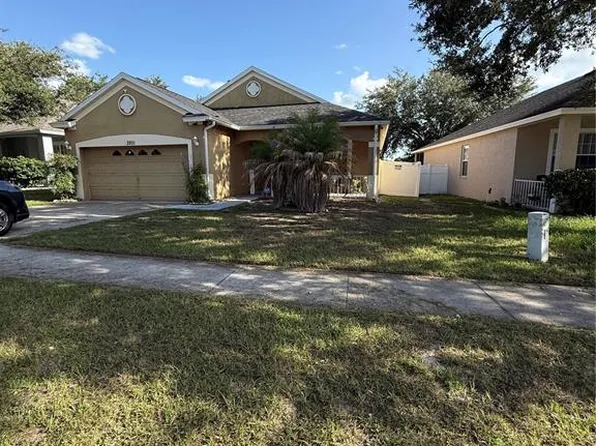 3201 Summer Cruise Dr, Valrico, FL 33594