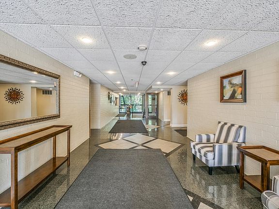 3rd image of 1800 Huntington Blvd #202