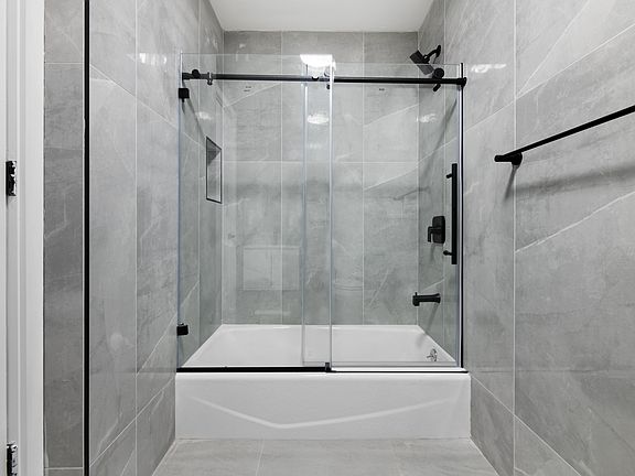 5th image of 2454 E 15th St #1C