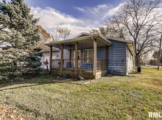 105 E North St, Girard, IL 62640