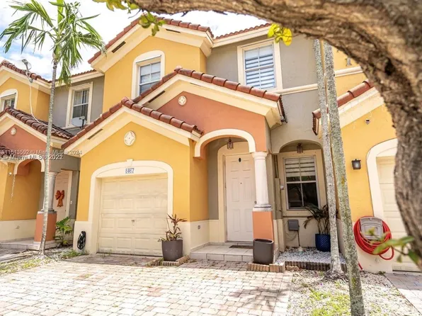 8467 SW 166th Pl, Miami, FL 33193