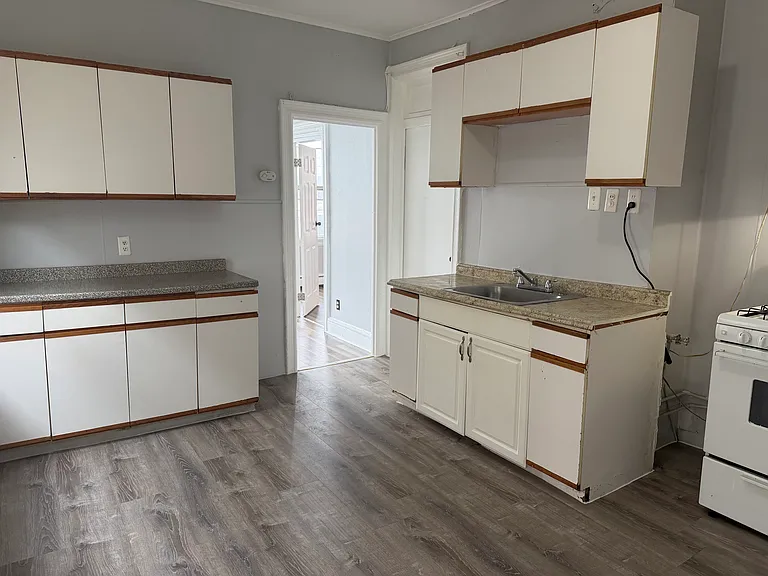 211 Garfield Ave #3 — Photo 1
