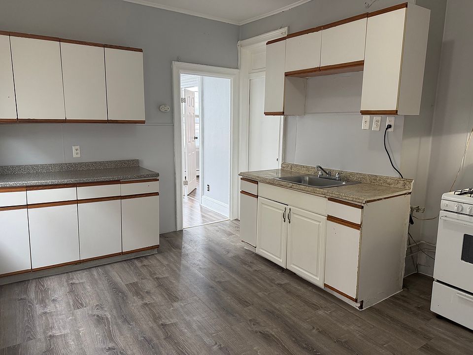 1st image of 211 Garfield Ave APT 3