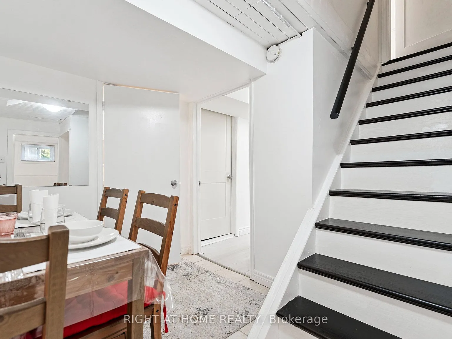 2 bed, $2,585 — Photo 3