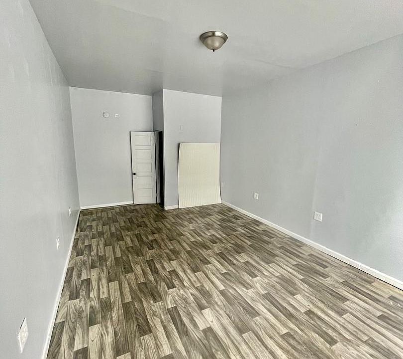 1st image of 1815 Clifton Ave