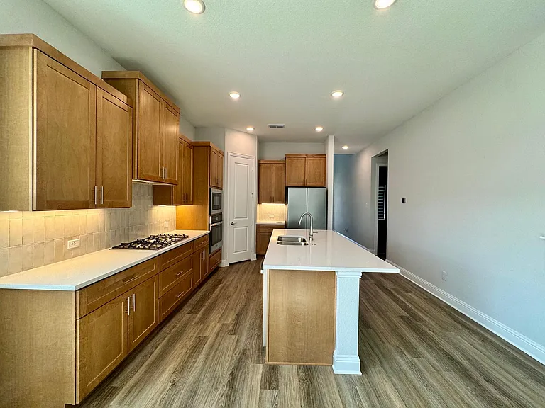 2930 Eleanor Dr — Photo 6