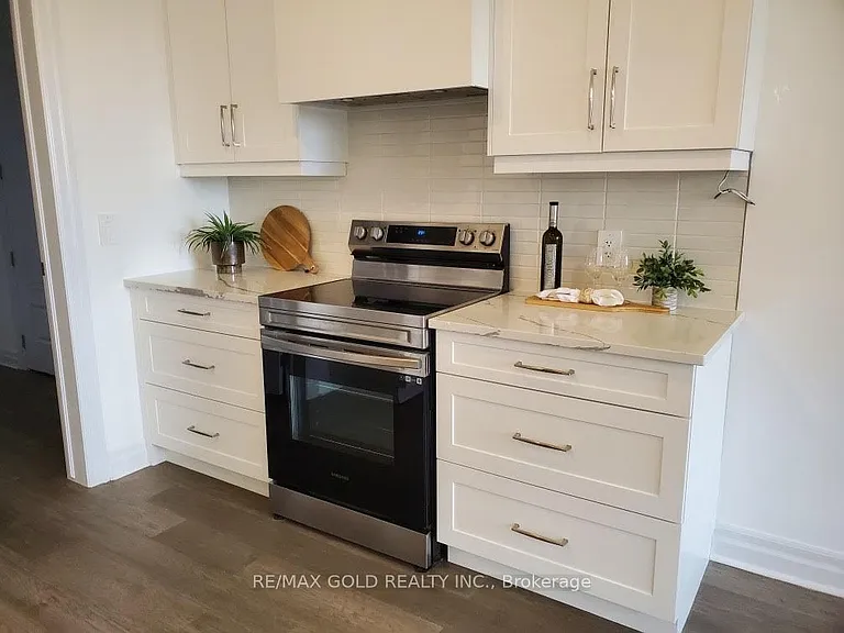 7507 Splendour Dr — Photo 6
