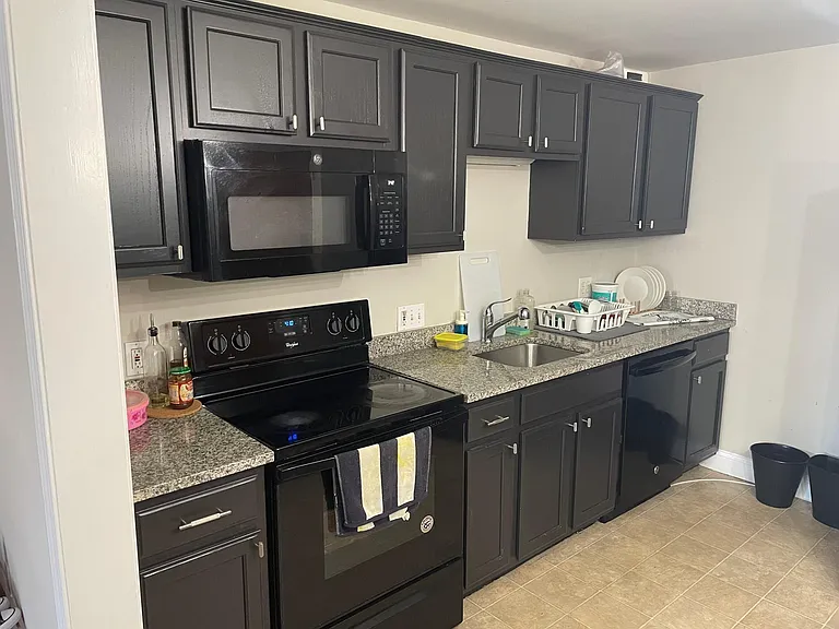 41 Walnut St #21 — Photo 6