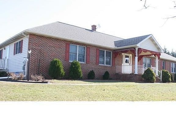 2nd image of 102 Sunshine Ln