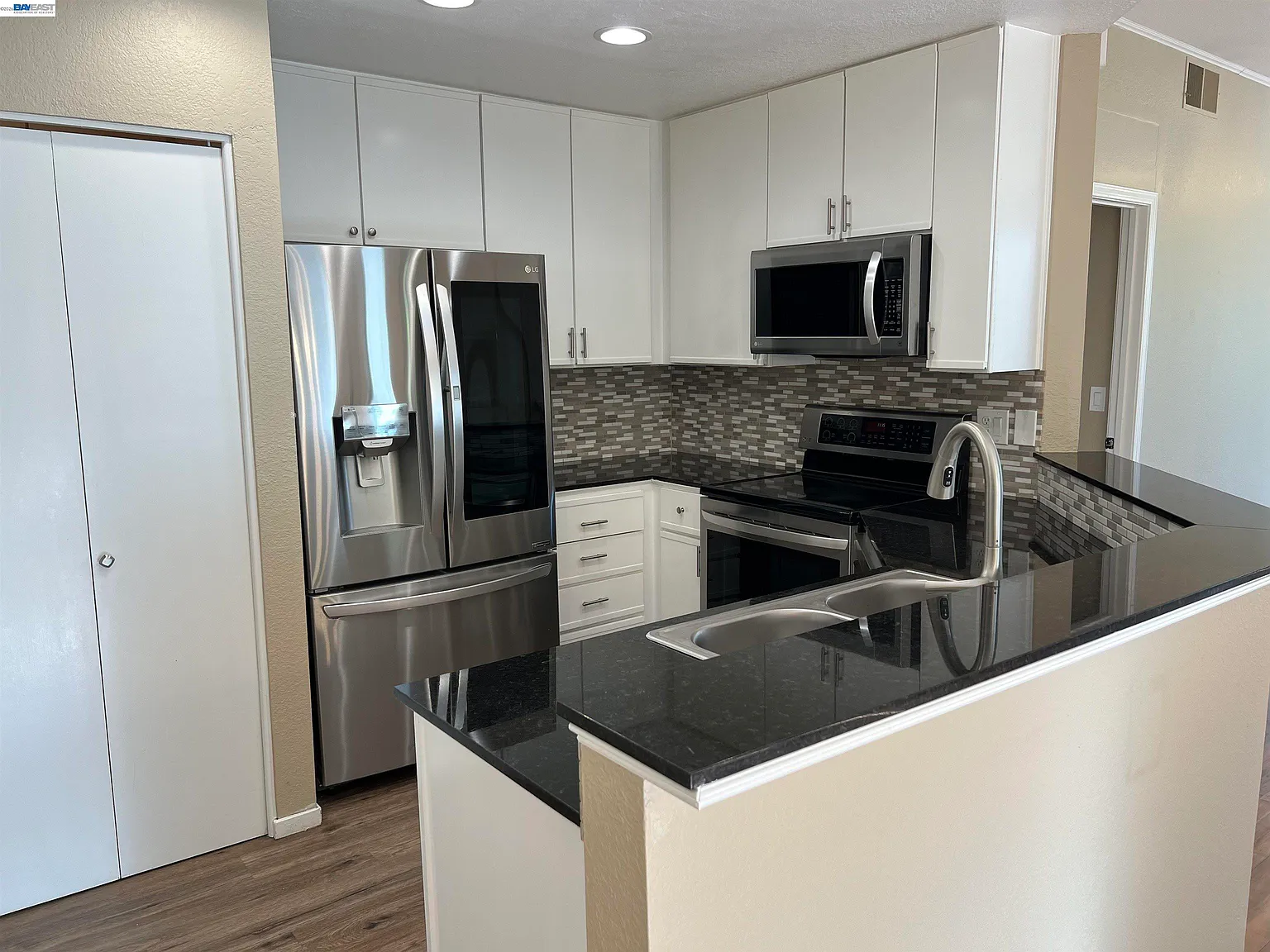 2 bed, 1135 sqft, $3,600 — Photo 4