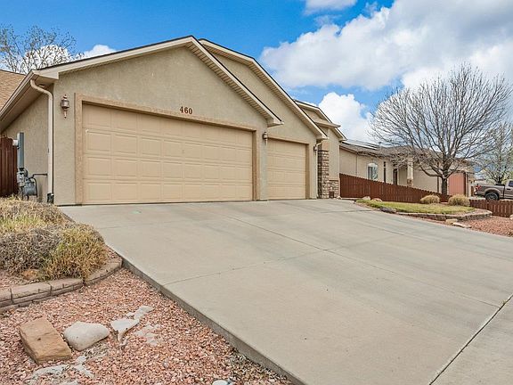 3rd image of 460 Bulla Dr