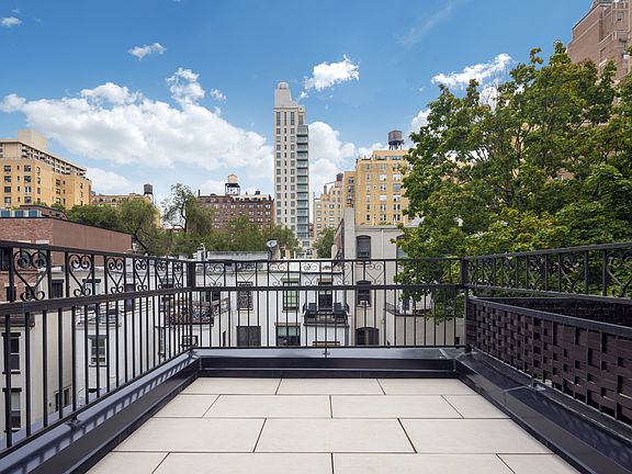 3rd image of 25 W 94th St #2