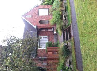 2017 NE 77th St, Seattle, WA 98115