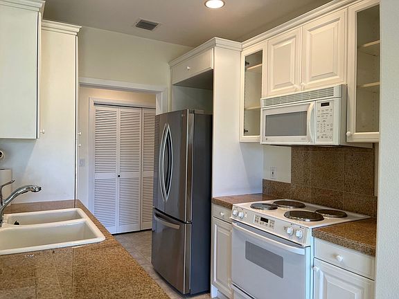 5th image of 92-1138 Olani St #34-3