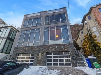 760 Undercliff Ave #B, Edgewater, NJ, 07020