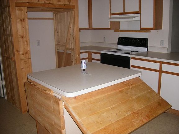 3rd image of 616 Capricorn Dr