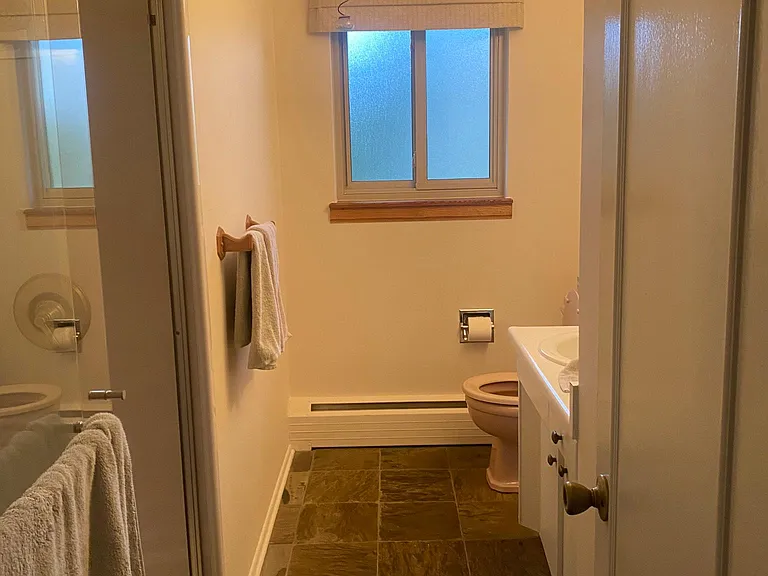 1010 S Hudson St — Photo 18