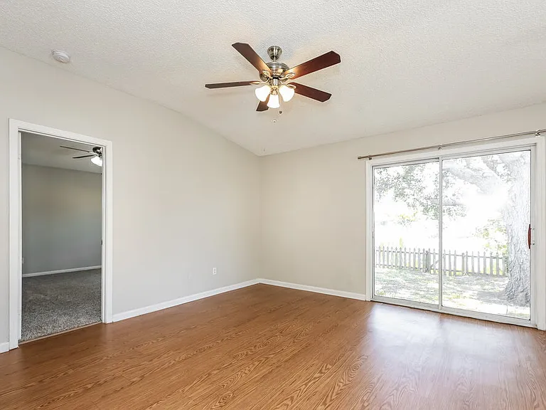 7533 International Village Dr — Photo 4