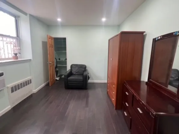 390 Rugby Road image 6 of 29