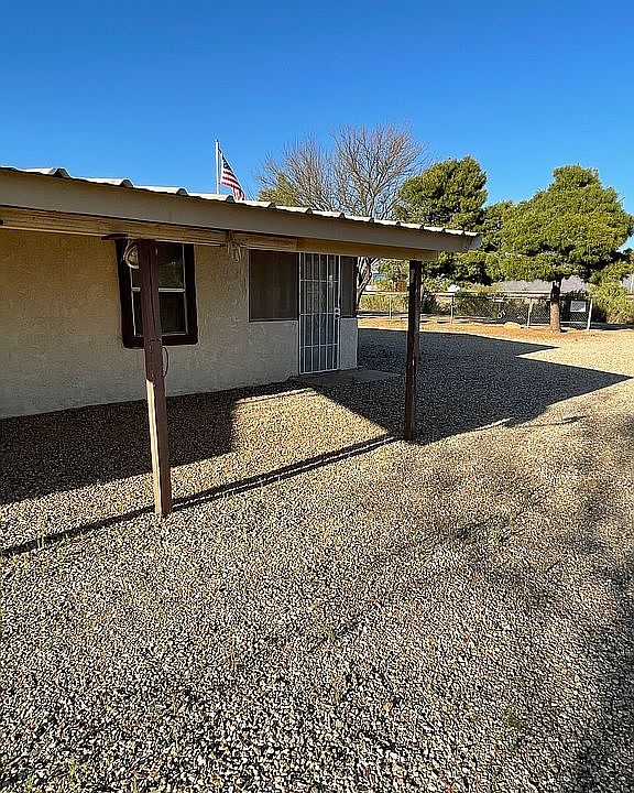 2nd image of 27320 S Santa Fe Rd