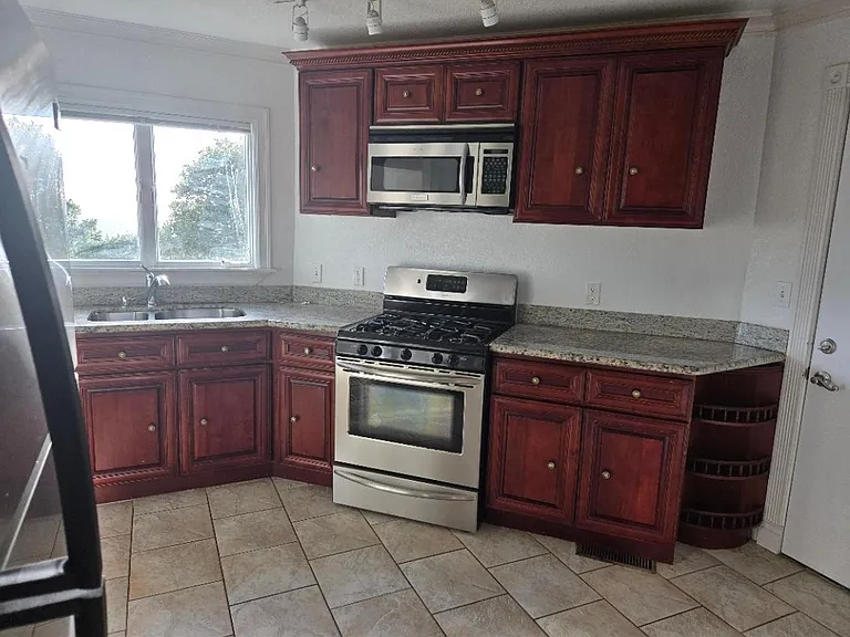 1551 Regency Ct — Photo 25